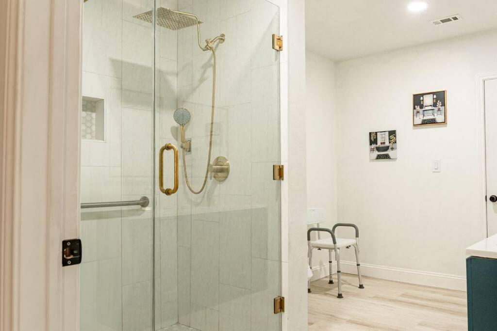 Roomy Home 5 Mins From Attractions Galveston Bagian luar foto