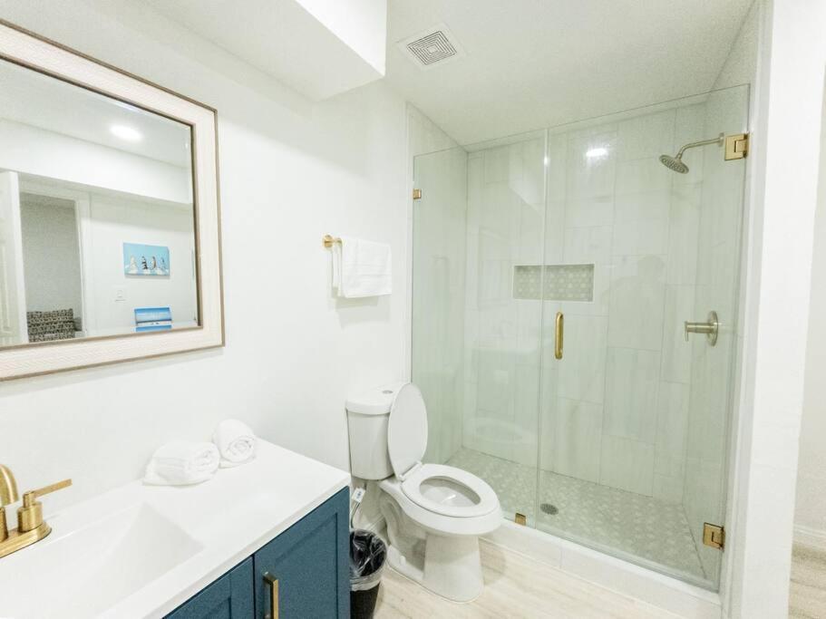 Roomy Home 5 Mins From Attractions Galveston Bagian luar foto