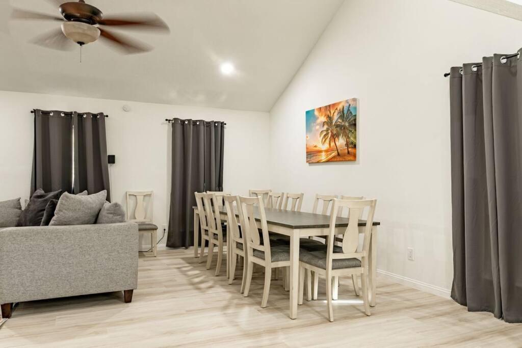 Roomy Home 5 Mins From Attractions Galveston Bagian luar foto