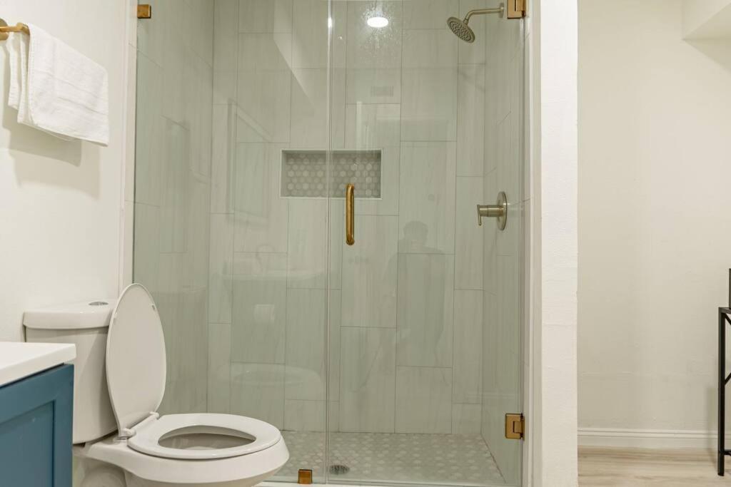 Roomy Home 5 Mins From Attractions Galveston Bagian luar foto