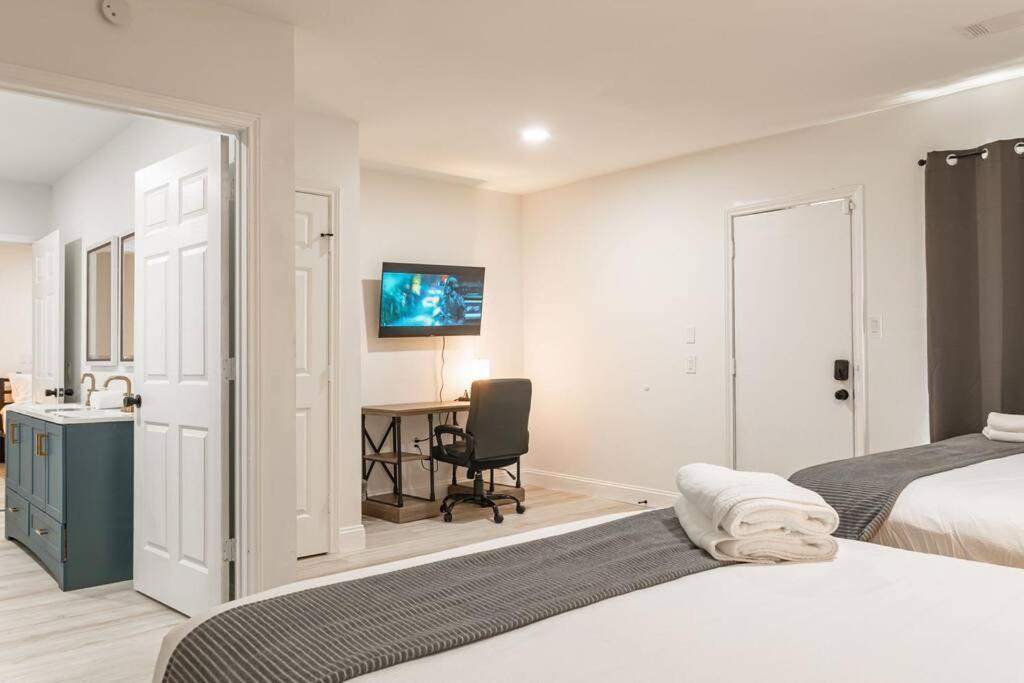 Roomy Home 5 Mins From Attractions Galveston Bagian luar foto