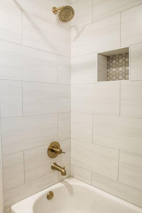 Roomy Home 5 Mins From Attractions Galveston Bagian luar foto