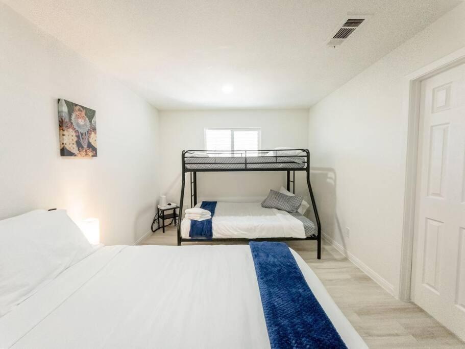 Roomy Home 5 Mins From Attractions Galveston Bagian luar foto