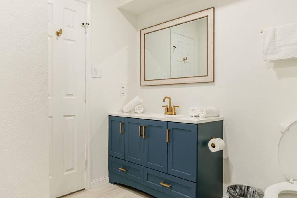 Roomy Home 5 Mins From Attractions Galveston Bagian luar foto
